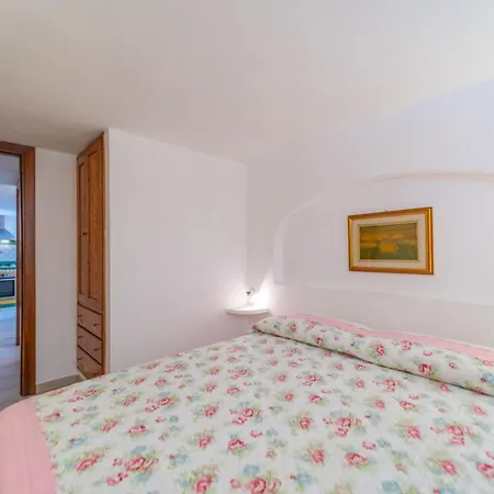 #9a Casa Giardino - By Searly Holiday home